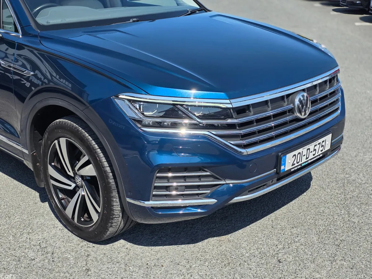 Volkswagen Touareg SUV, Diesel, 2020, Blue
