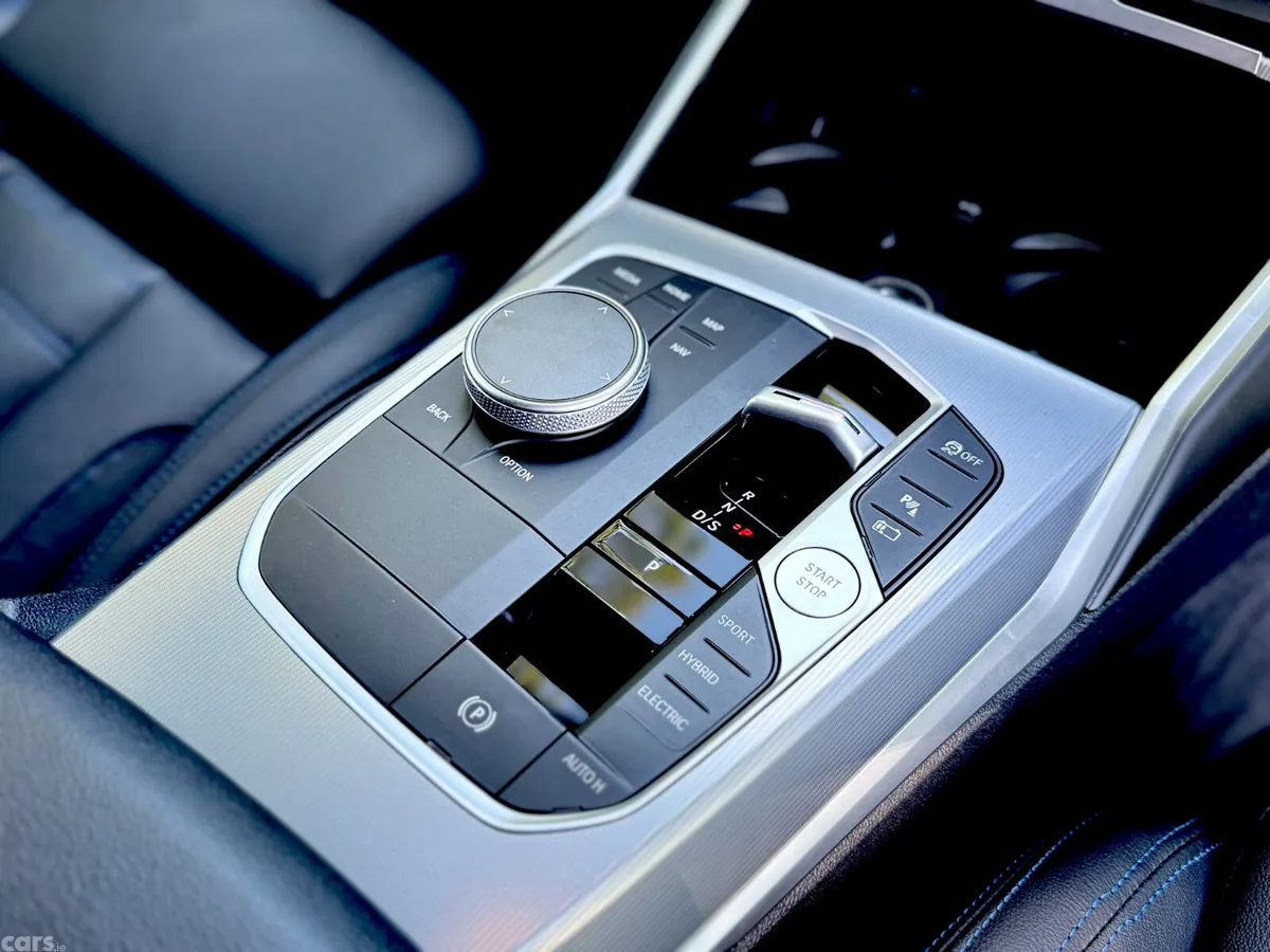 BMW 3-Series Estate/Jeep, Petrol Plug-in Hybrid, 2023, Grey