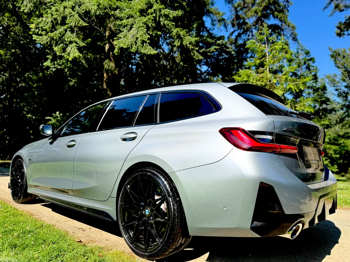 BMW 3-Series Estate/Jeep, Petrol Plug-in Hybrid, 2023, Grey