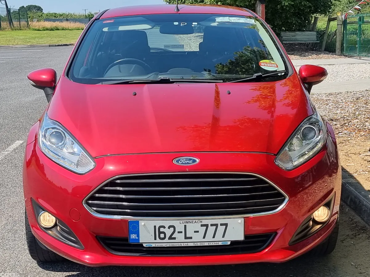 Ford Fiesta Hatchback, Petrol, 2016, Red