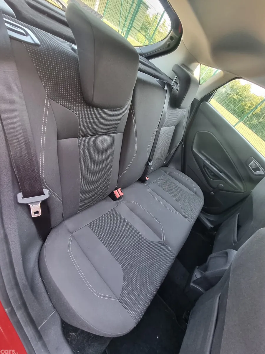 Ford Fiesta Hatchback, Petrol, 2016, Red