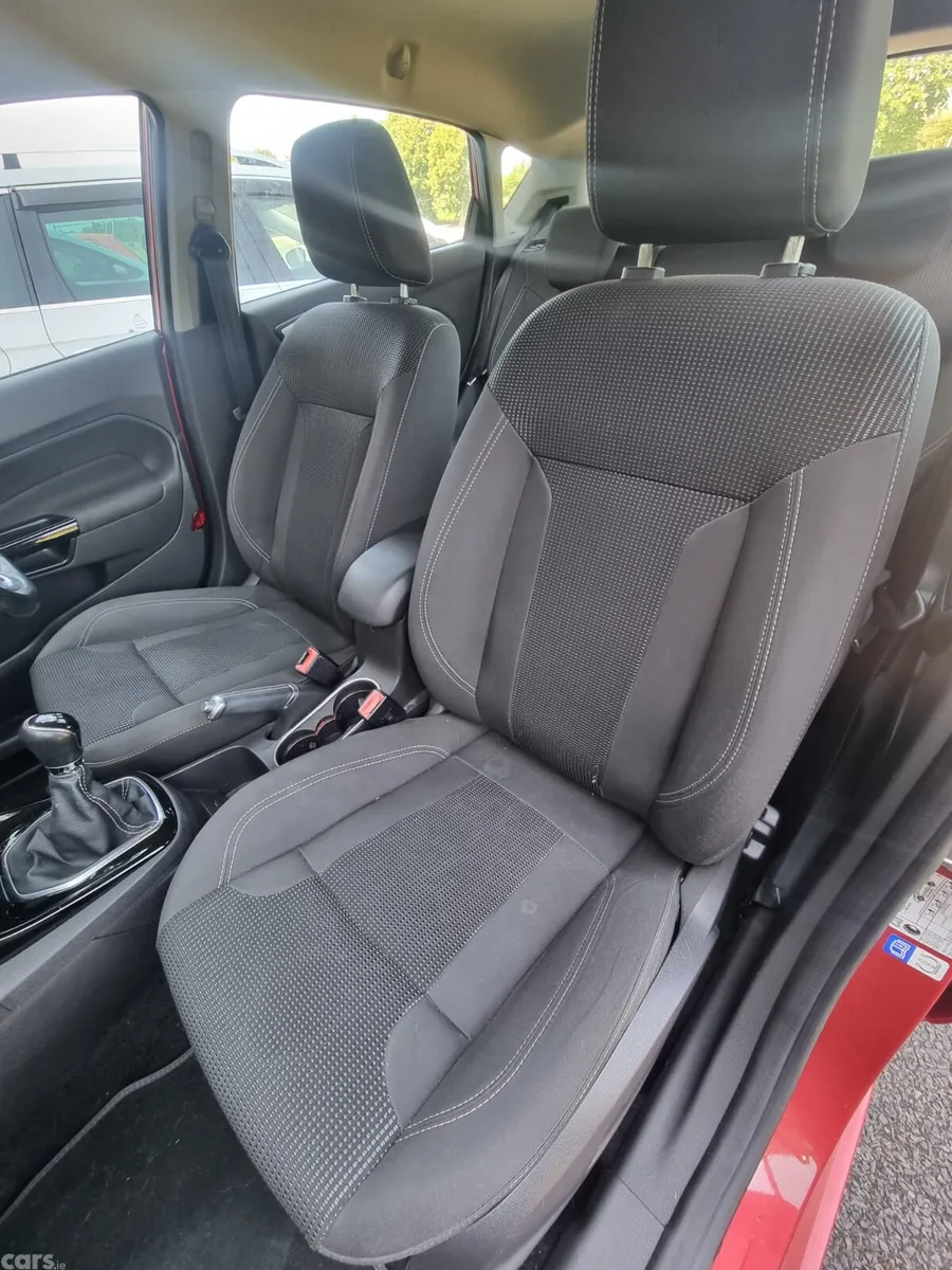 Ford Fiesta Hatchback, Petrol, 2016, Red