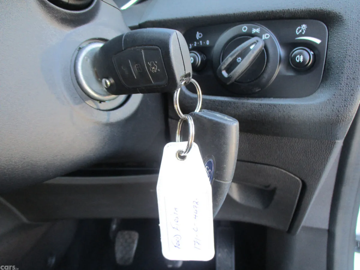 Ford Fiesta Hatchback, Petrol, 2017, White