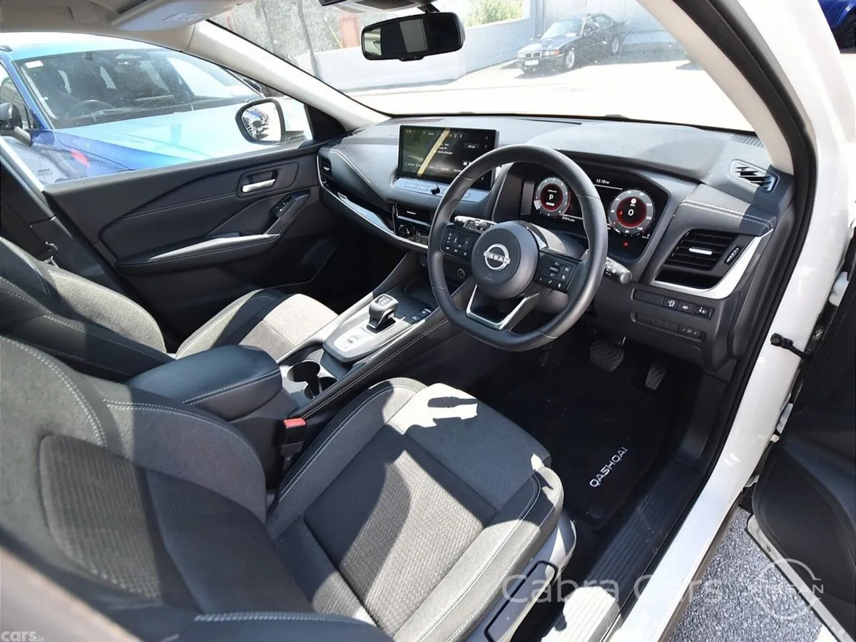 Nissan Qashqai SUV, Petrol Hybrid, 2024, White