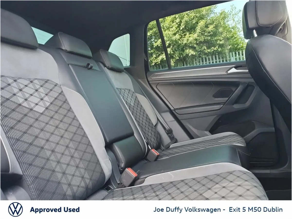 Volkswagen Tiguan SUV, Petrol Plug-in Hybrid, 2023, Black