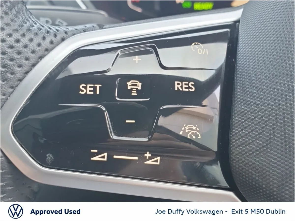 Volkswagen Tiguan SUV, Petrol Plug-in Hybrid, 2023, Black
