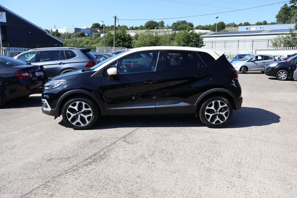 Renault Captur Hatchback, Petrol, 2019, Black