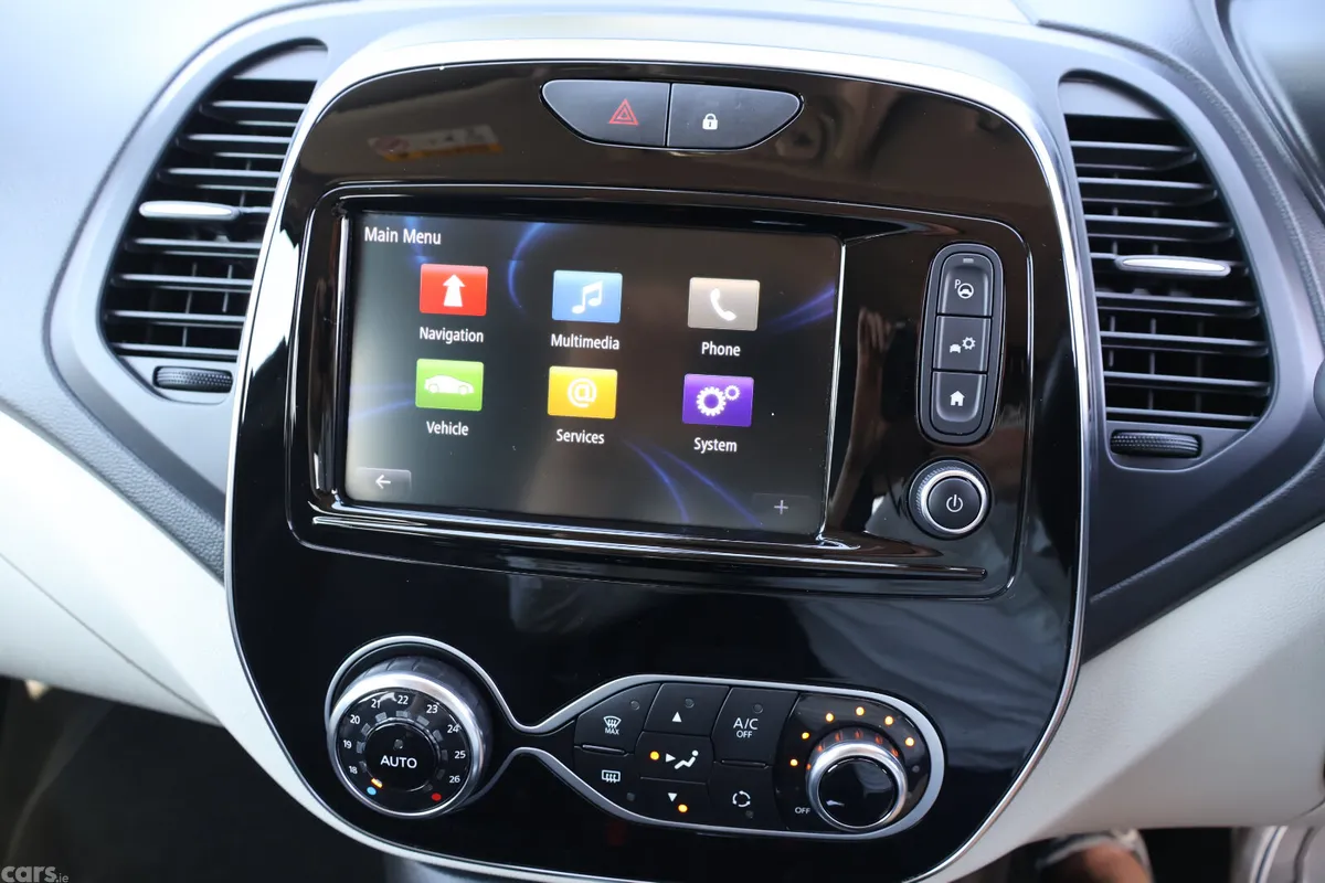 Renault Captur Hatchback, Petrol, 2019, Black