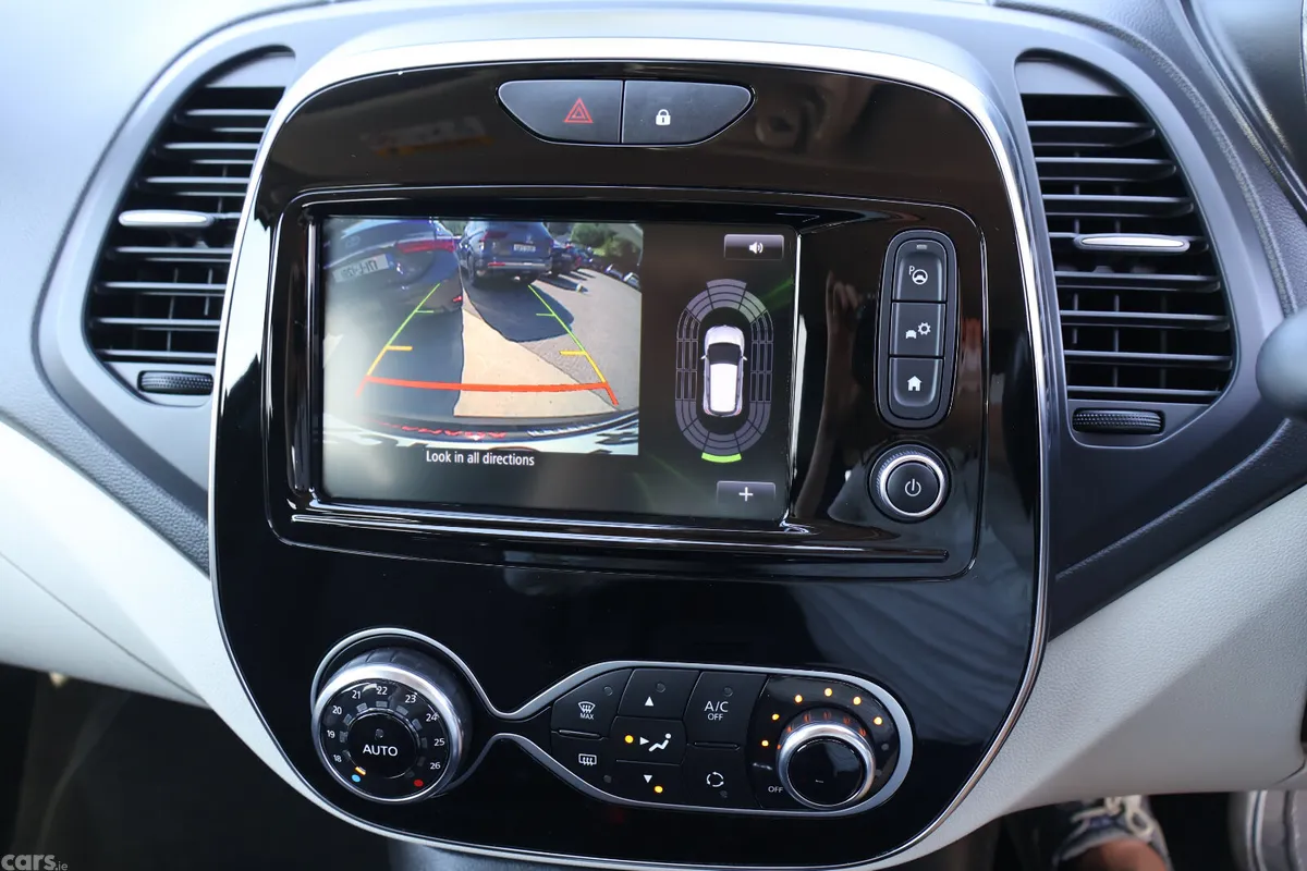 Renault Captur Hatchback, Petrol, 2019, Black