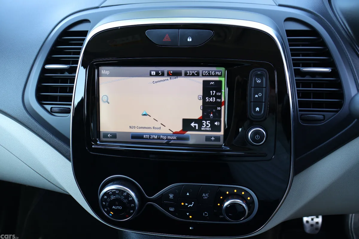 Renault Captur Hatchback, Petrol, 2019, Black