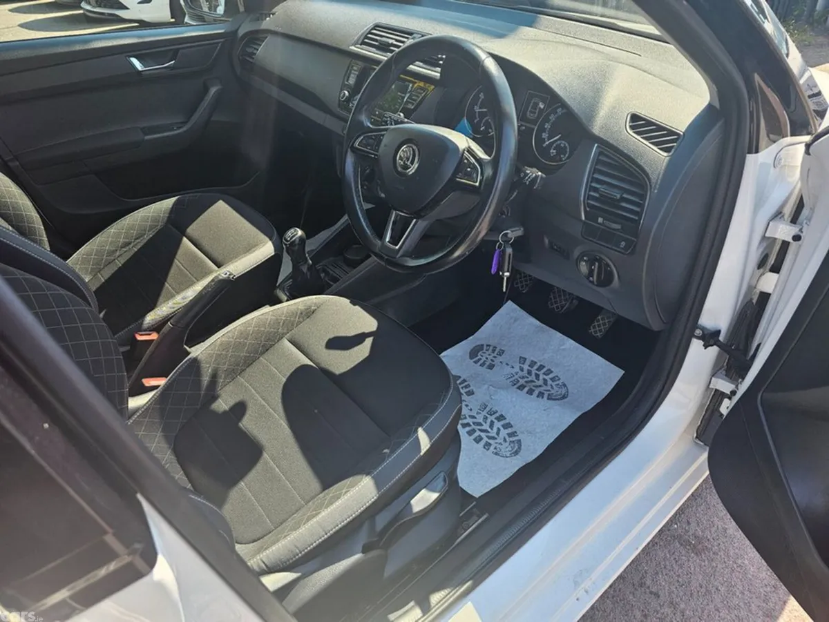 Skoda Fabia Hatchback, Petrol, 2020, White