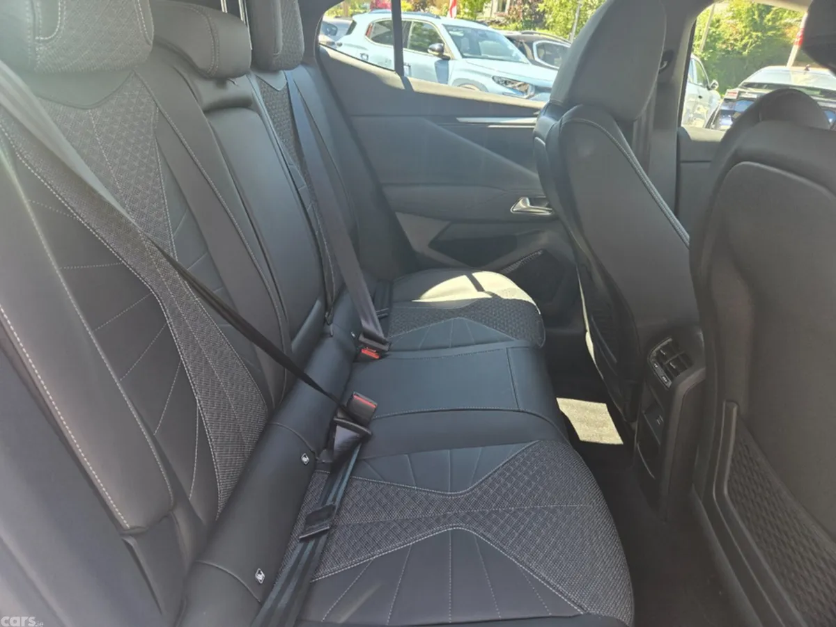 DS Automobiles DS 4 MPV, Petrol, 2026, White