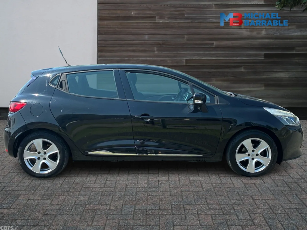 Renault Clio Hatchback, Petrol, 2016, Black
