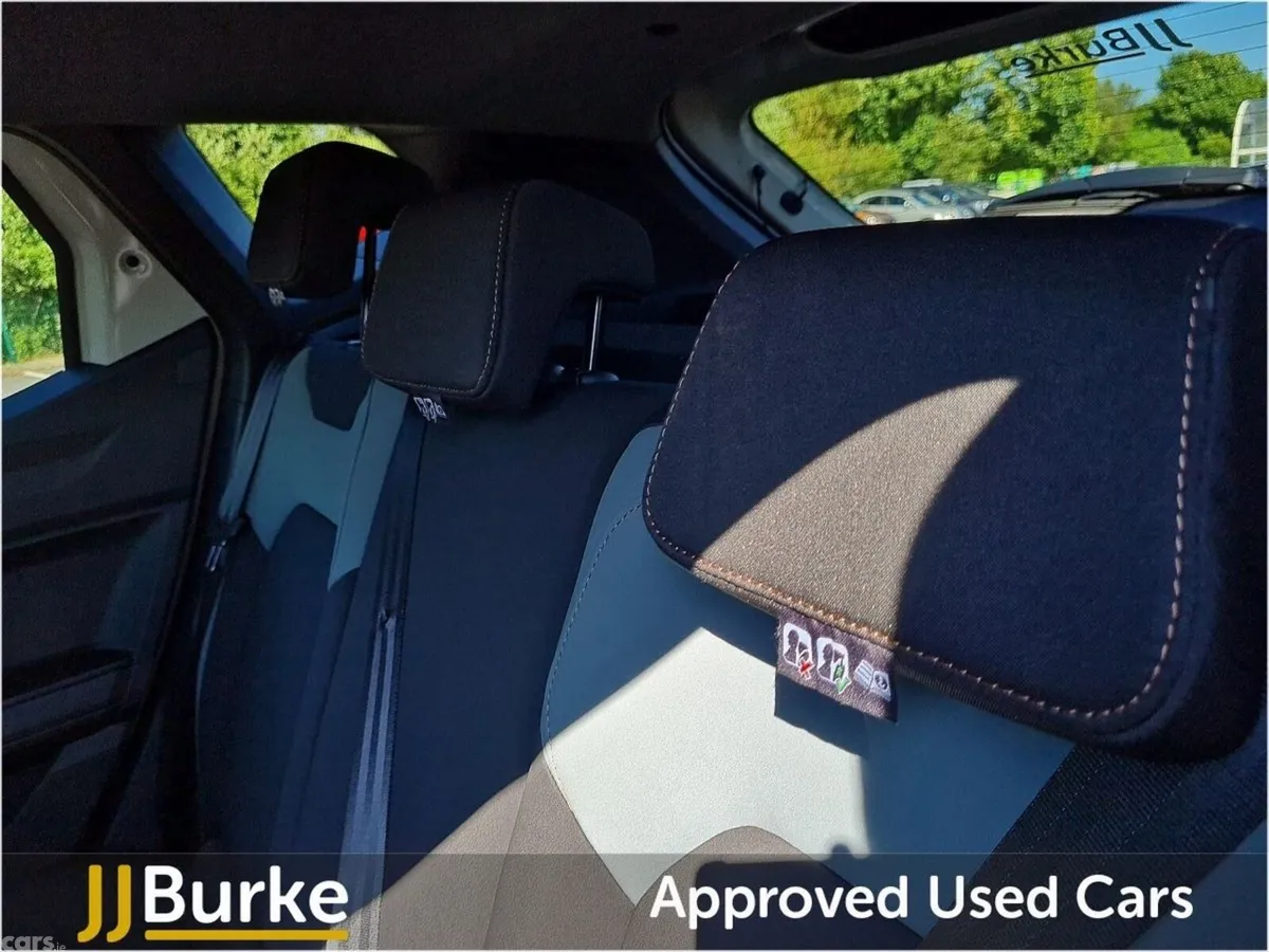 Dacia Duster SUV, Petrol Hybrid, 2026, Beige