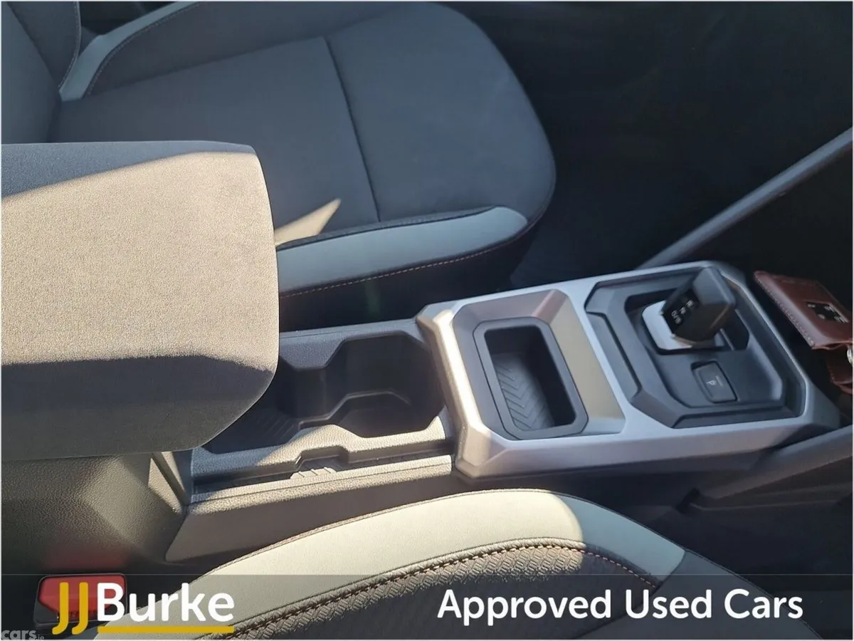 Dacia Duster SUV, Petrol Hybrid, 2026, Beige