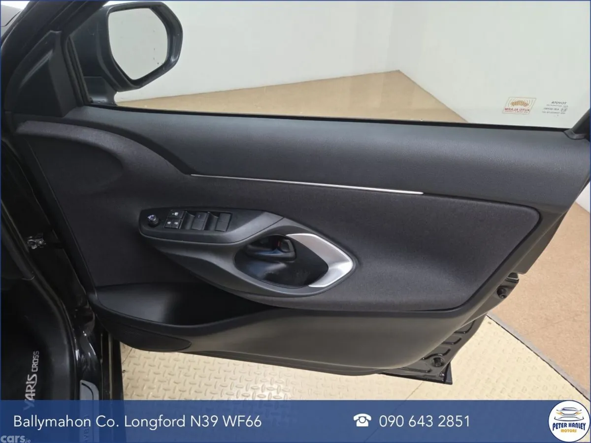 Toyota Yaris Cross SUV, Petrol Hybrid, 2023, Black