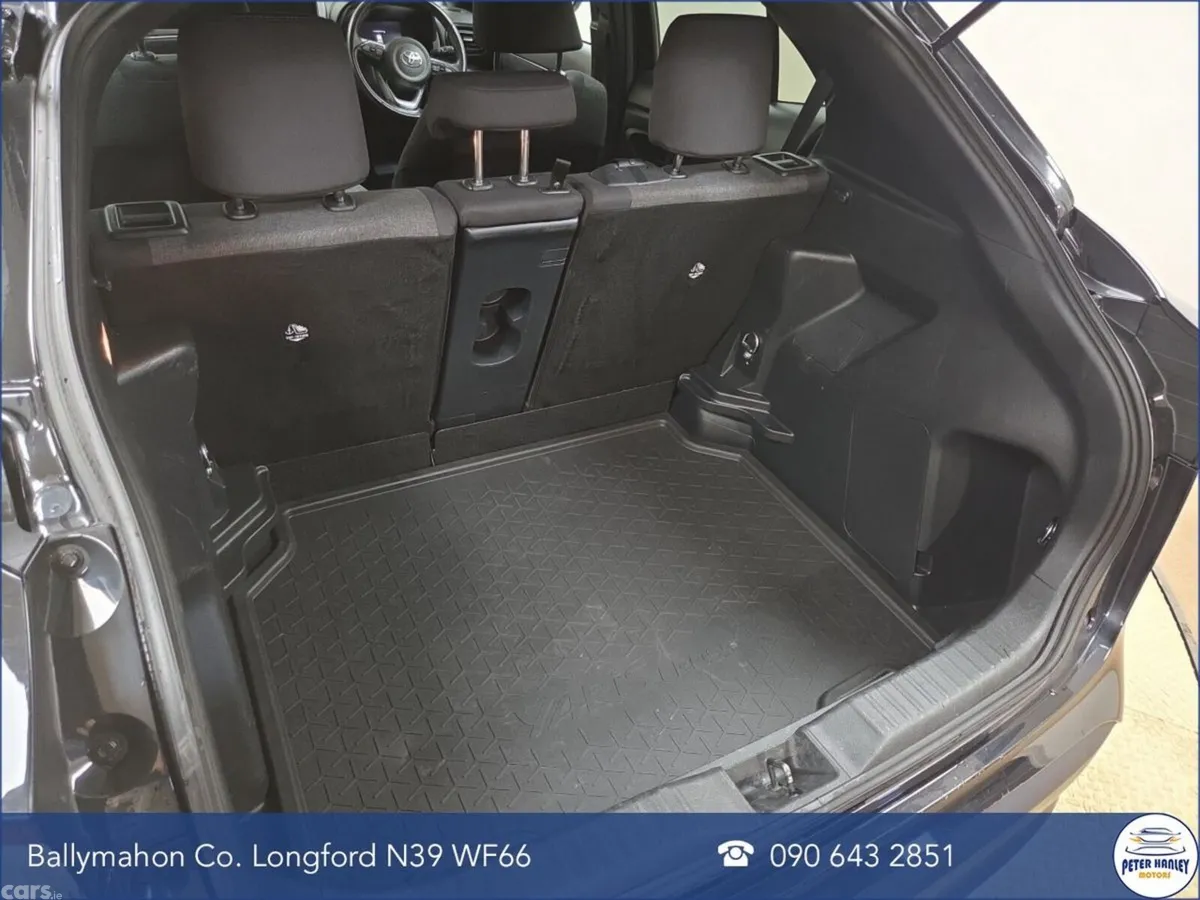 Toyota Yaris Cross SUV, Petrol Hybrid, 2023, Black