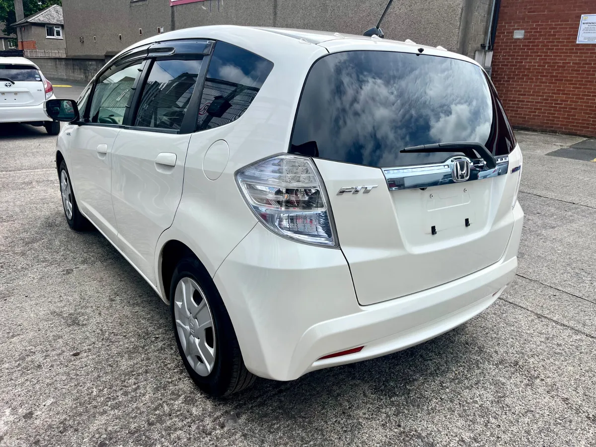 Honda Fit Hatchback, Petrol Hybrid, 2013, White