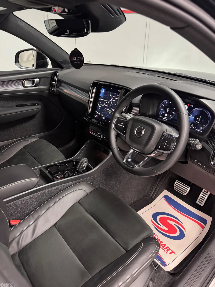 Volvo XC40 SUV, Petrol Hybrid, 2022, Black