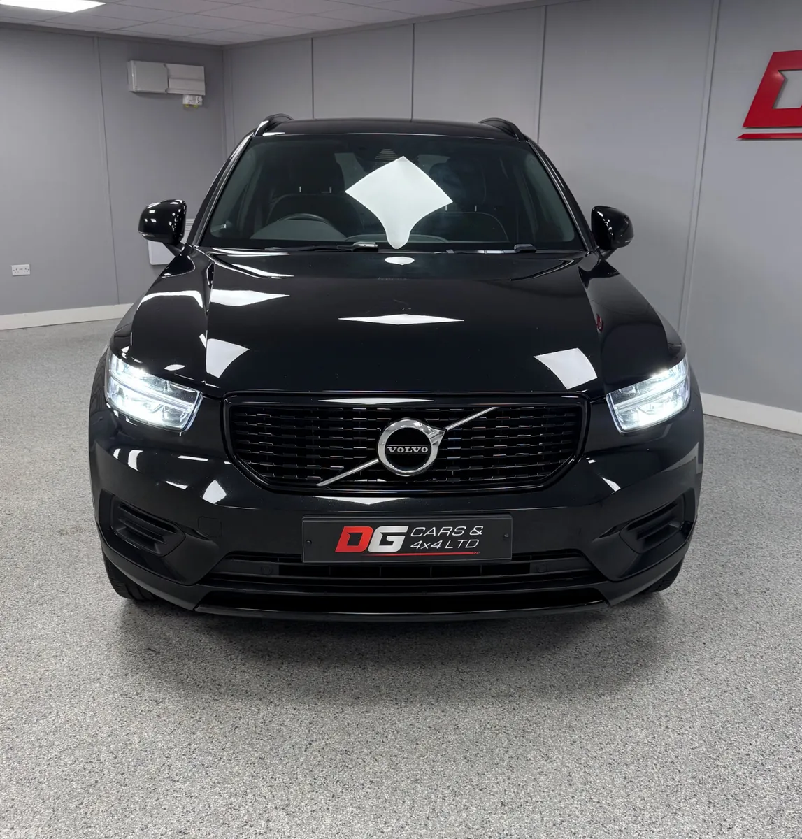 Volvo XC40 SUV, Petrol Hybrid, 2022, Black