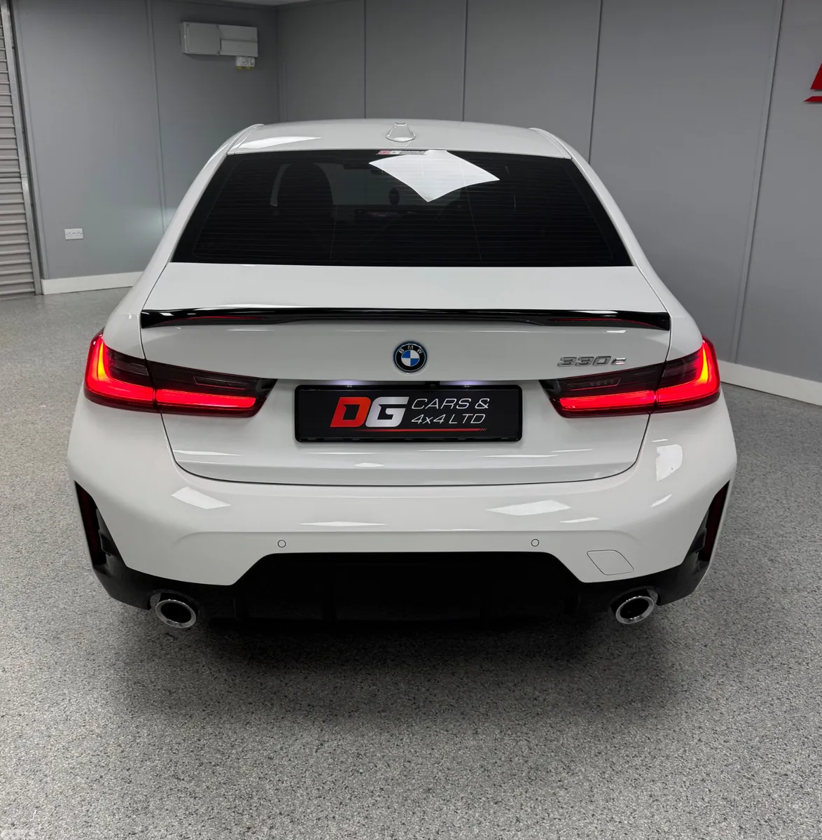 BMW 3-Series Saloon, Petrol Hybrid, 2022, White