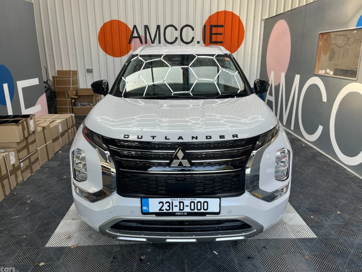 Mitsubishi Outlander SUV, Petrol Plug-in Hybrid, 2023, White