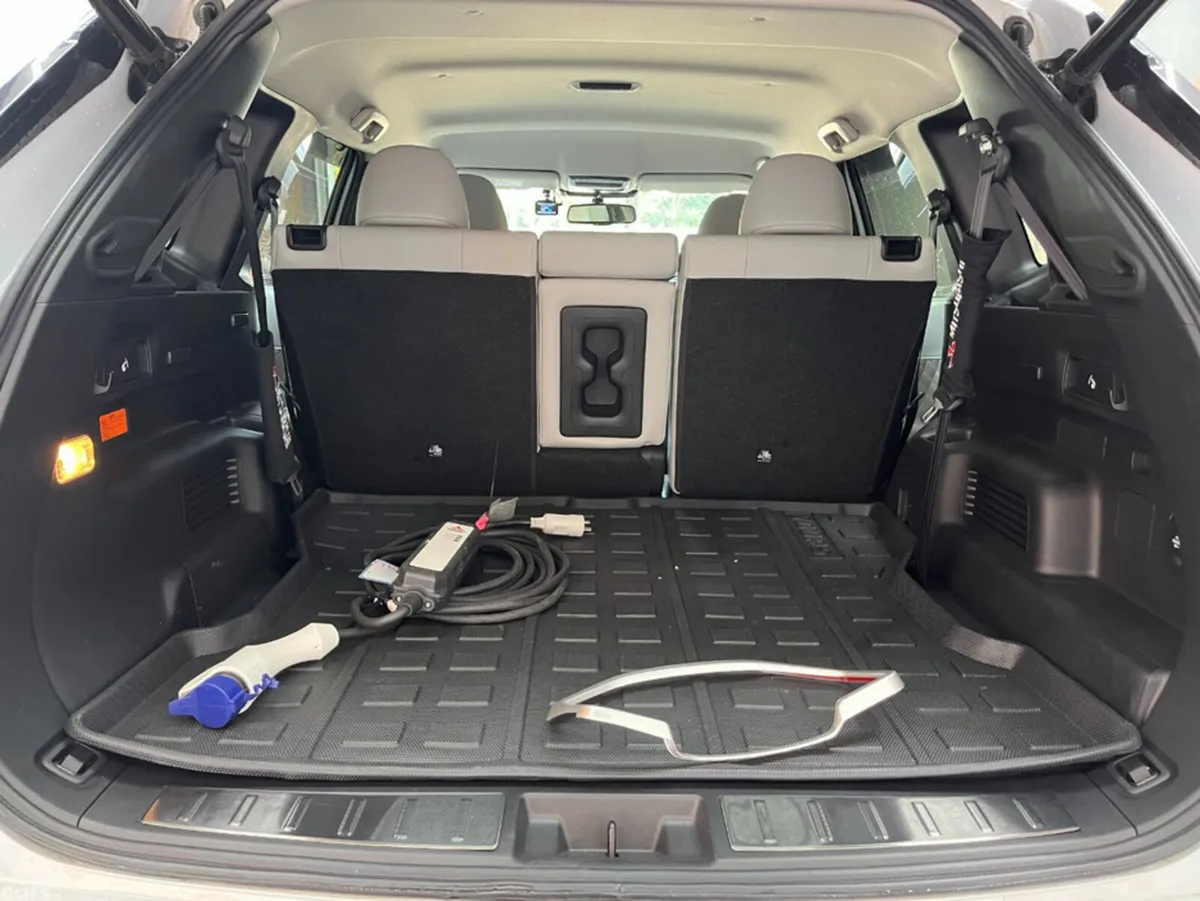 Mitsubishi Outlander SUV, Petrol Plug-in Hybrid, 2023, White