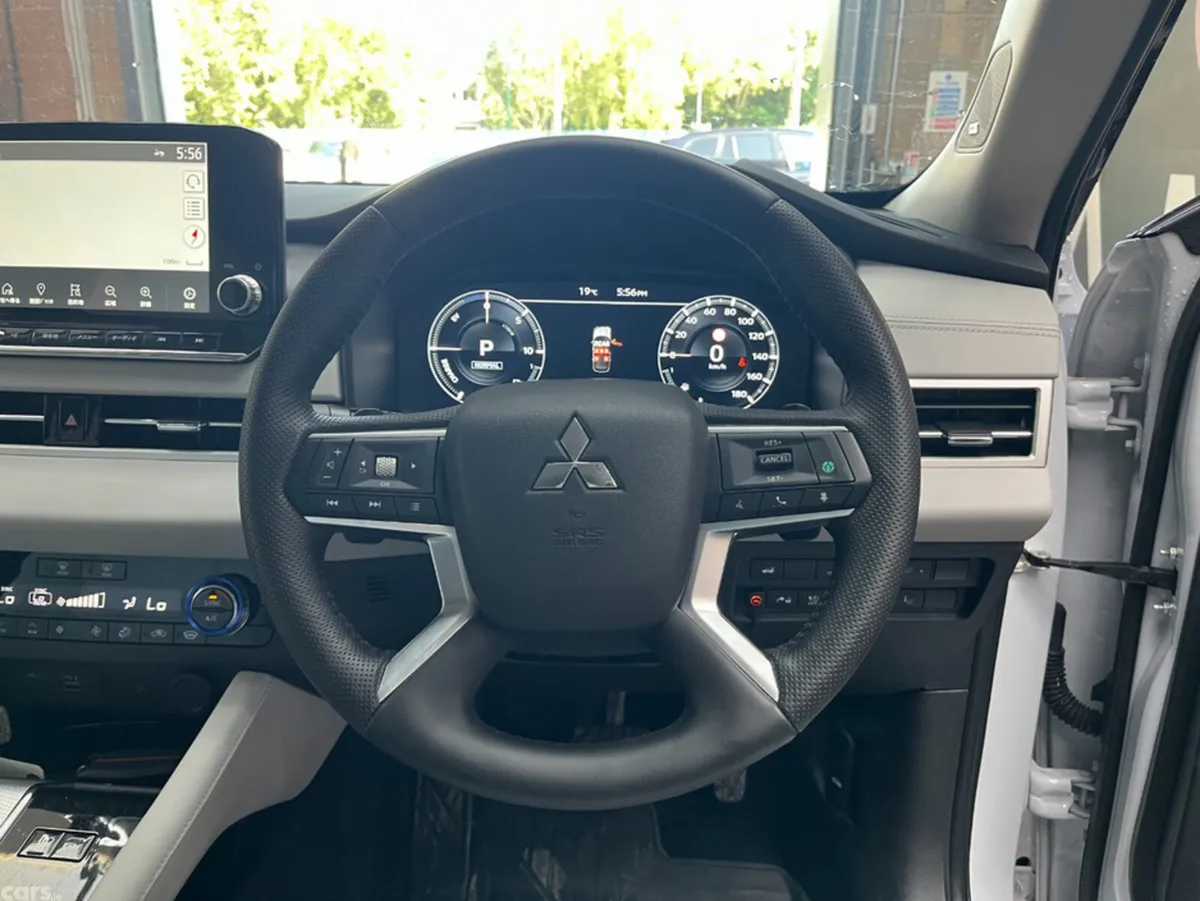 Mitsubishi Outlander SUV, Petrol Plug-in Hybrid, 2023, White