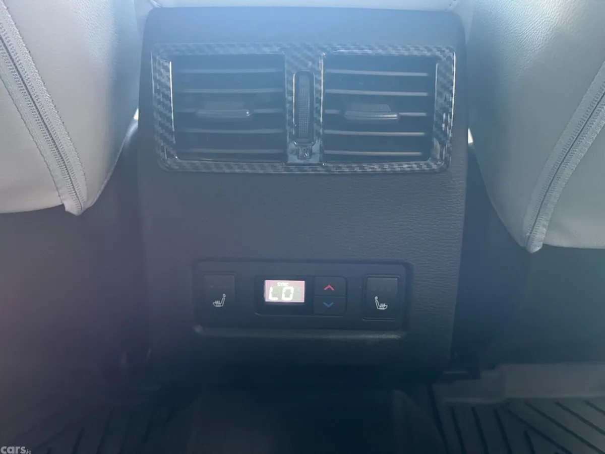 Mitsubishi Outlander SUV, Petrol Plug-in Hybrid, 2023, White
