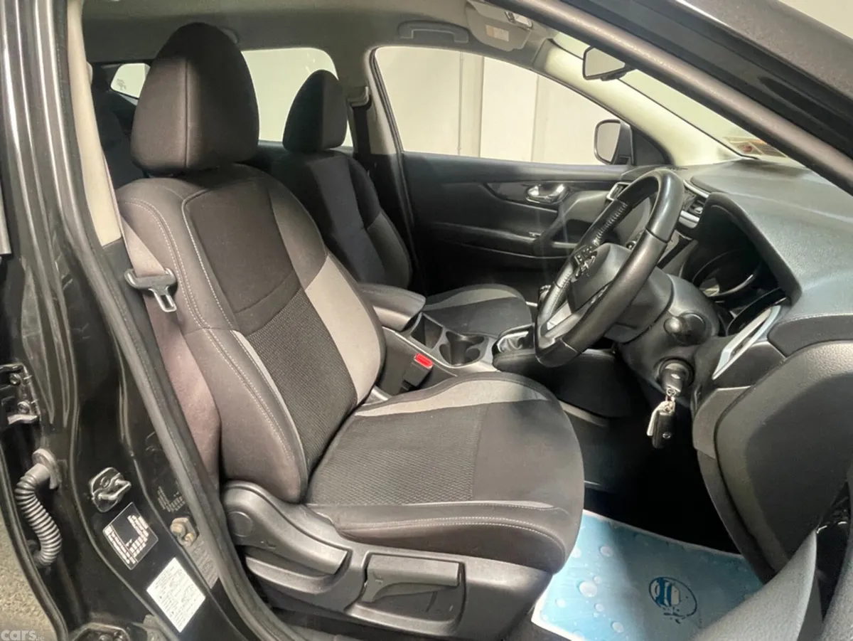 Nissan Qashqai SUV, Diesel, 2019, Black