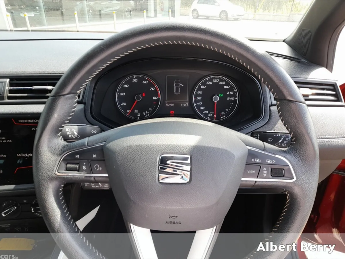 SEAT Arona Hatchback, Petrol, 2020, Red