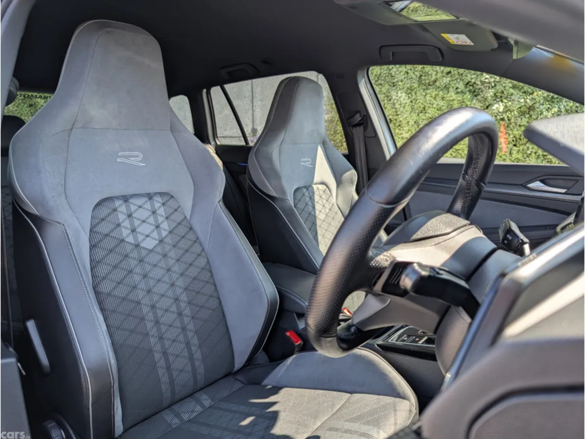 Volkswagen Golf Estate, Diesel, 2023, White