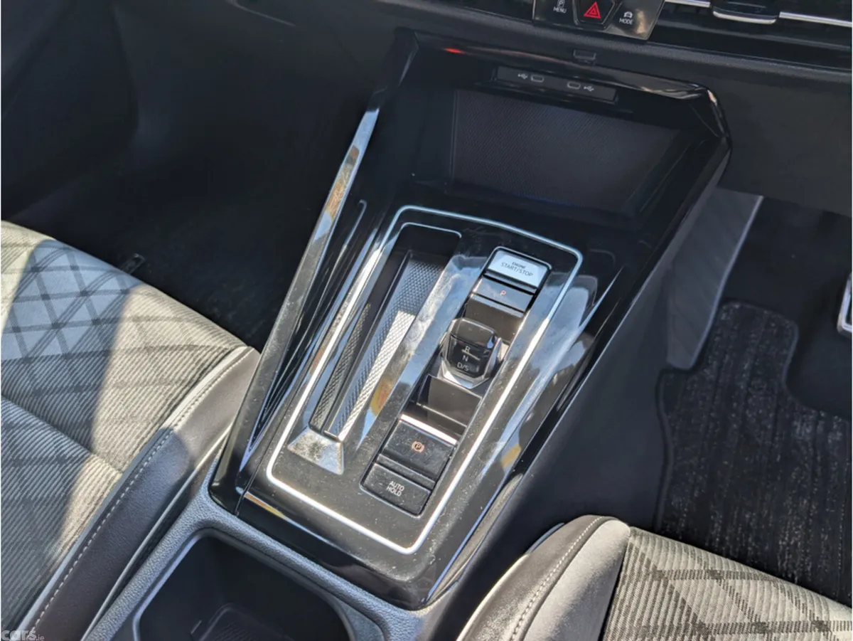 Volkswagen Golf Estate, Diesel, 2023, White