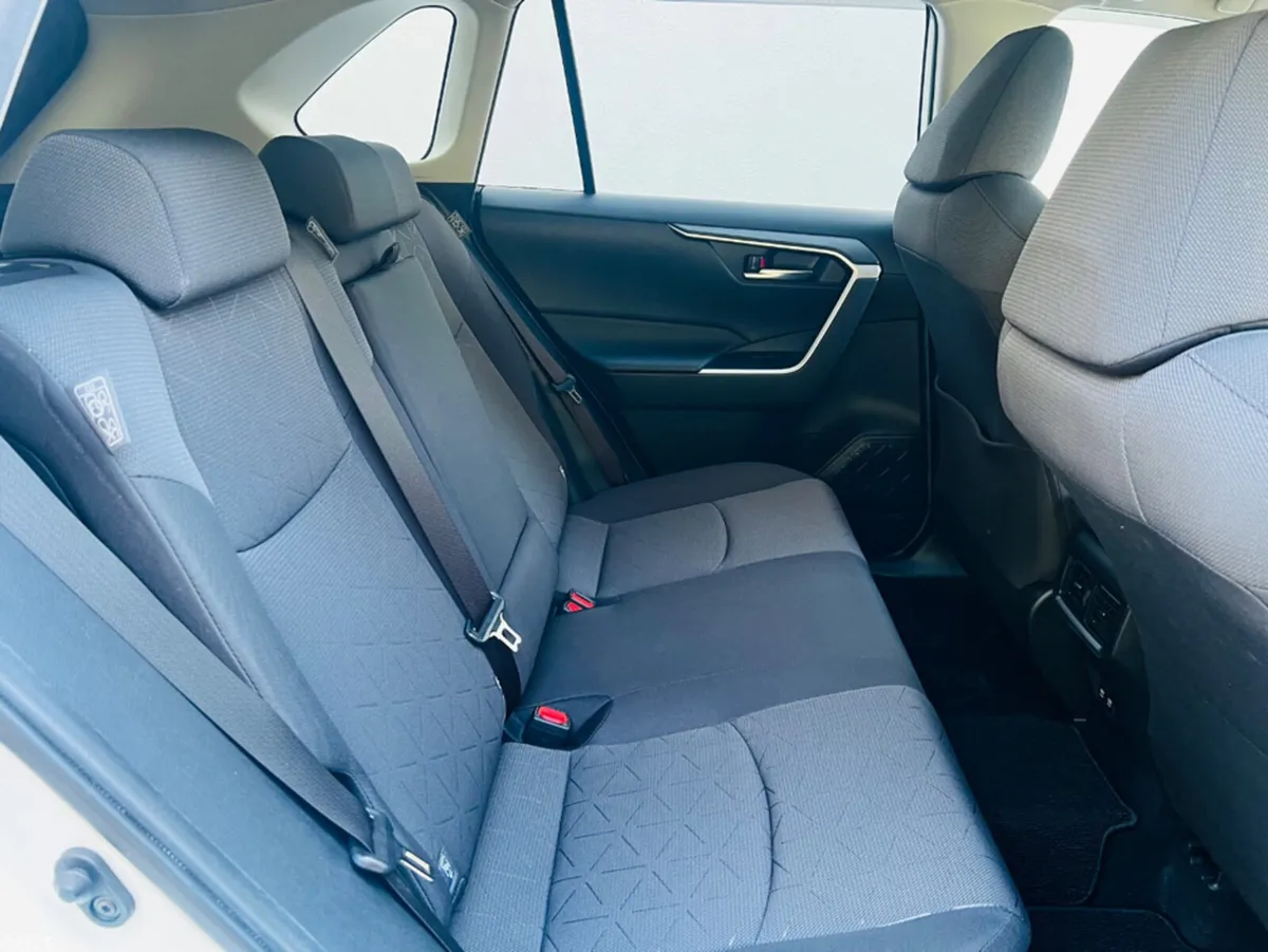 Toyota RAV4 SUV, Petrol Hybrid, 2022, White