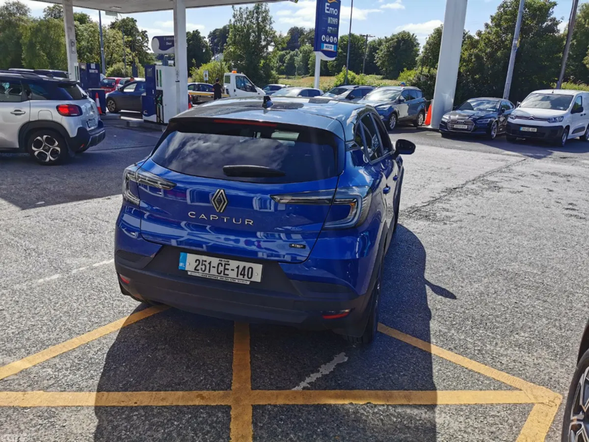 Renault Captur Hatchback, Petrol Hybrid, 2025, Blue