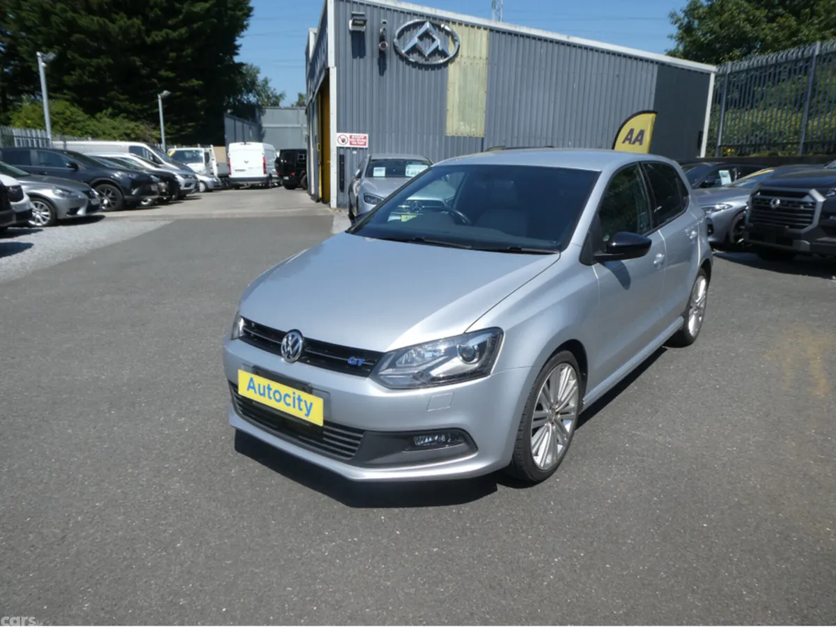 Volkswagen Polo Hatchback, Petrol, 2015, Silver