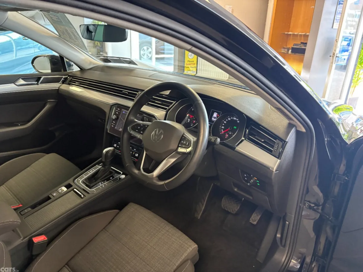Volkswagen Passat Saloon, Diesel, 2022, Black