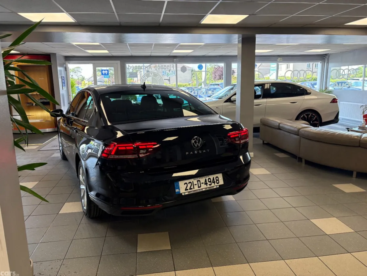 Volkswagen Passat Saloon, Diesel, 2022, Black