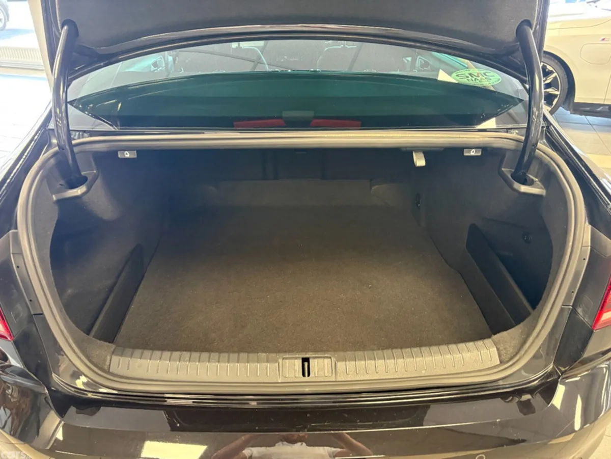 Volkswagen Passat Saloon, Diesel, 2022, Black