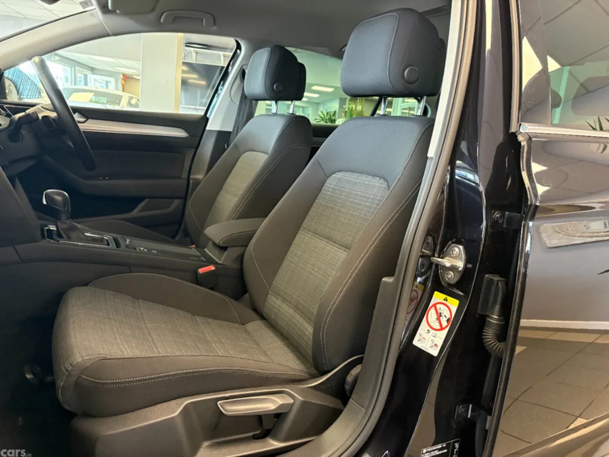 Volkswagen Passat Saloon, Diesel, 2022, Black