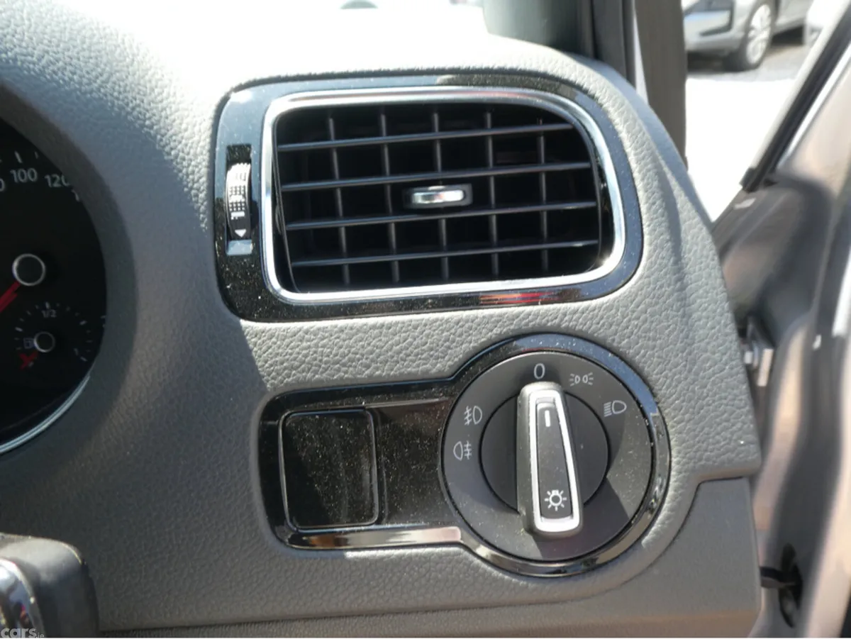 Volkswagen Polo Hatchback, Petrol, 2015, Silver