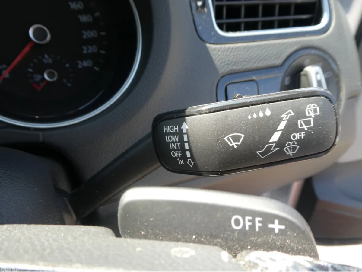 Volkswagen Polo Hatchback, Petrol, 2015, Silver