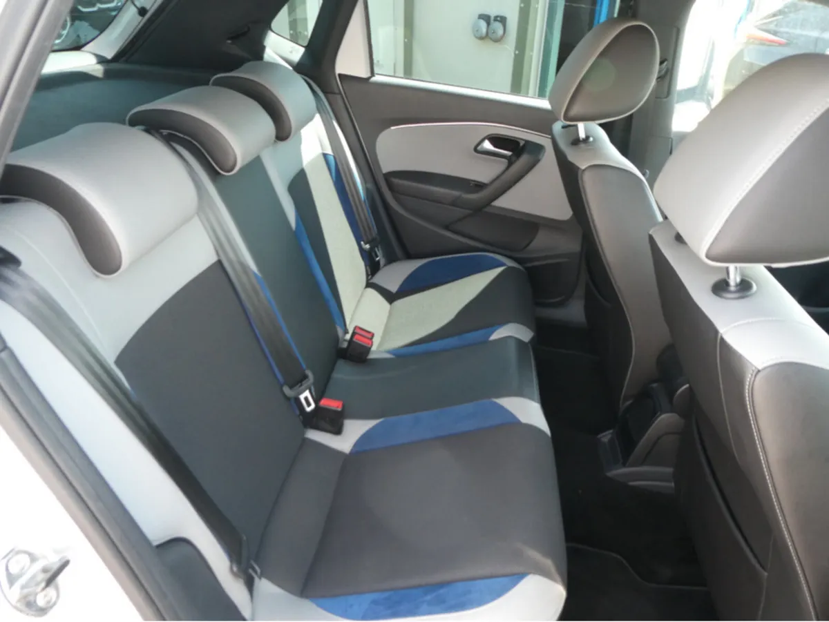 Volkswagen Polo Hatchback, Petrol, 2015, Silver