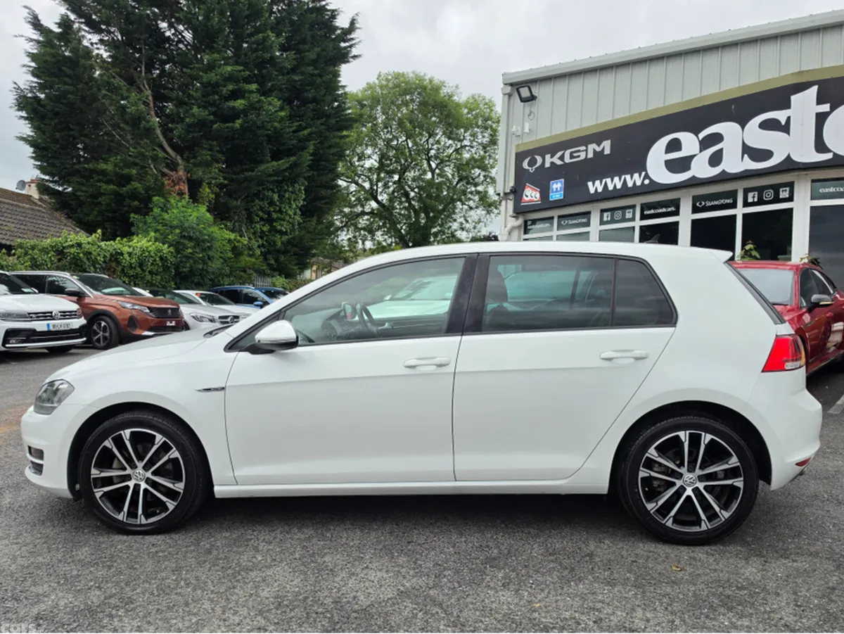 Volkswagen Golf Hatchback, Petrol, 2015, White