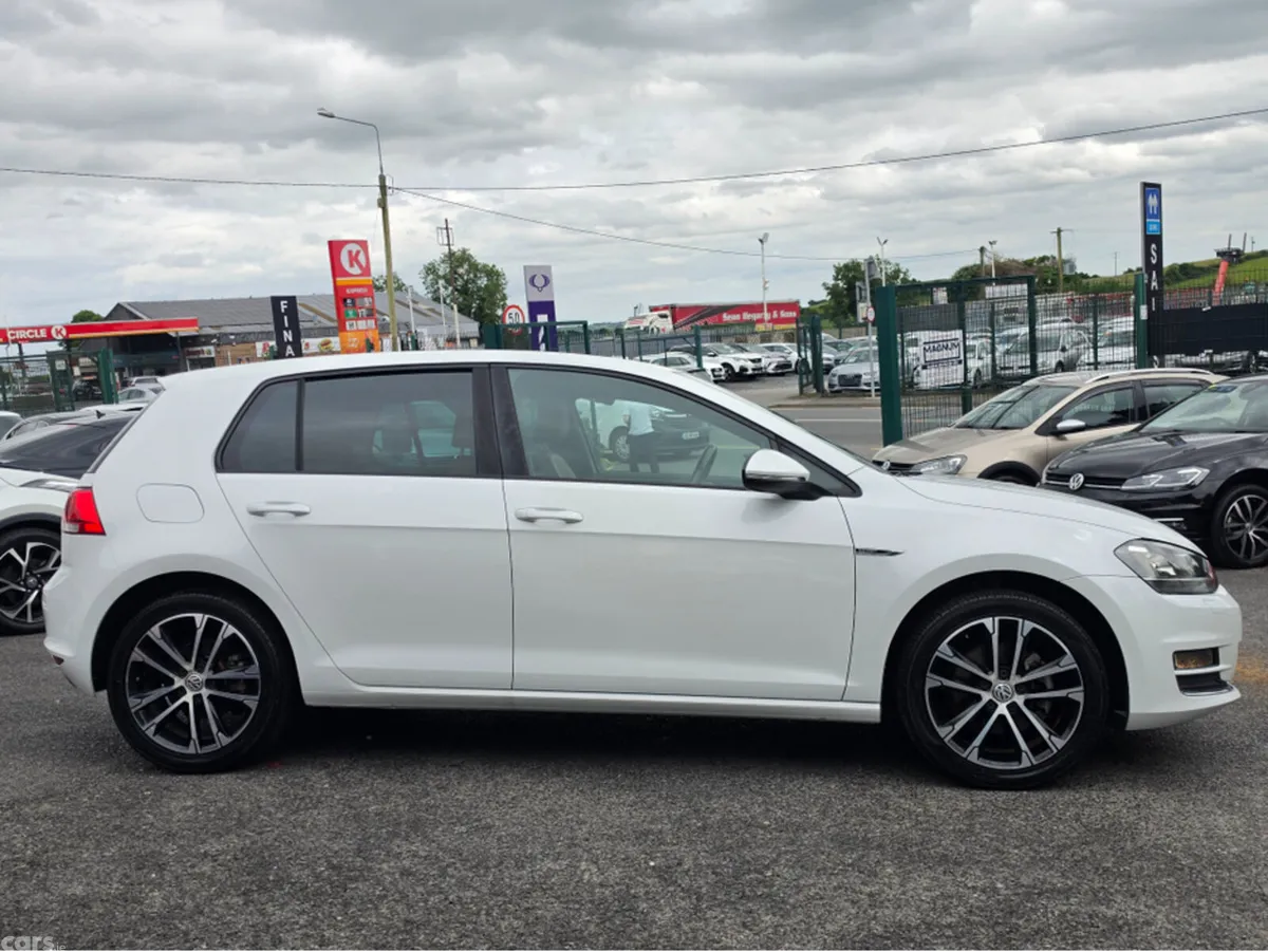 Volkswagen Golf Hatchback, Petrol, 2015, White
