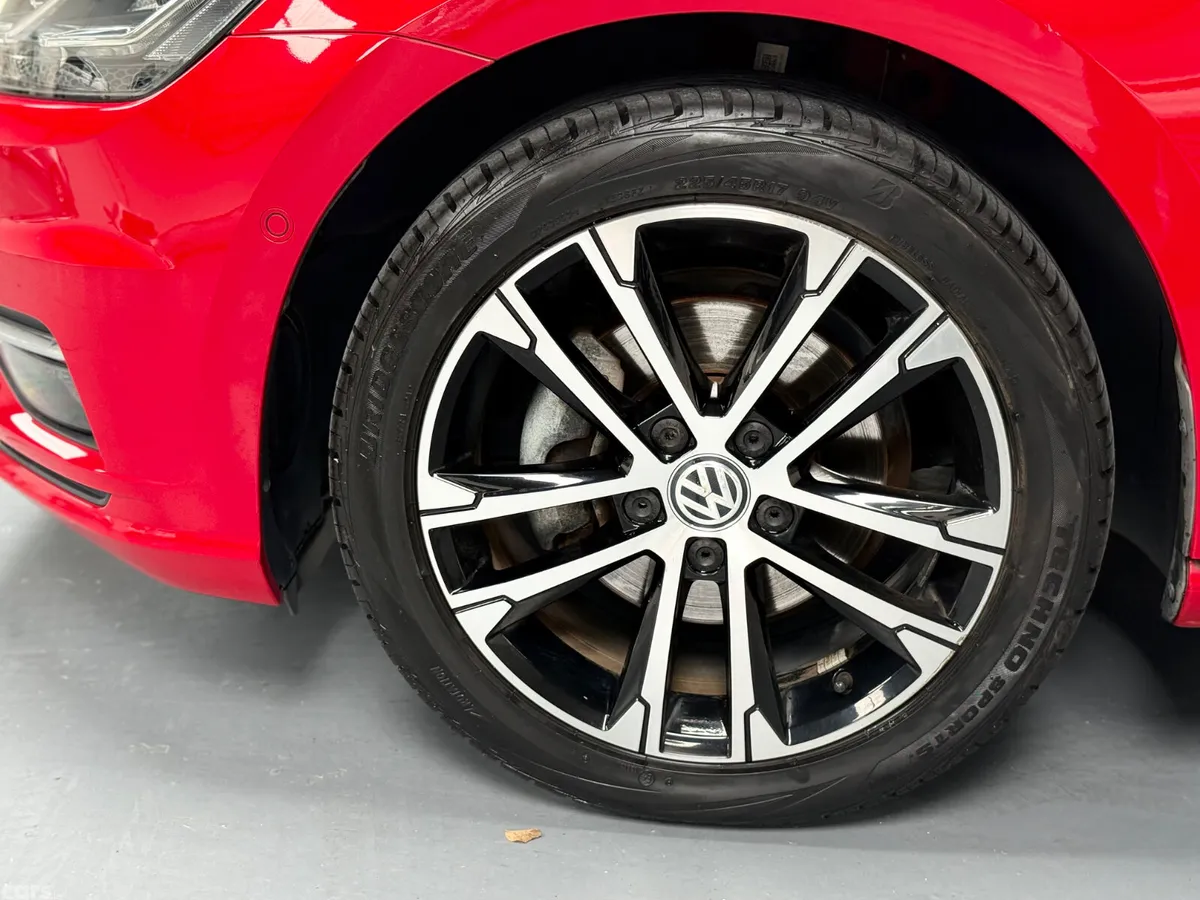 Volkswagen Golf Hatchback, Petrol, 2019, Red