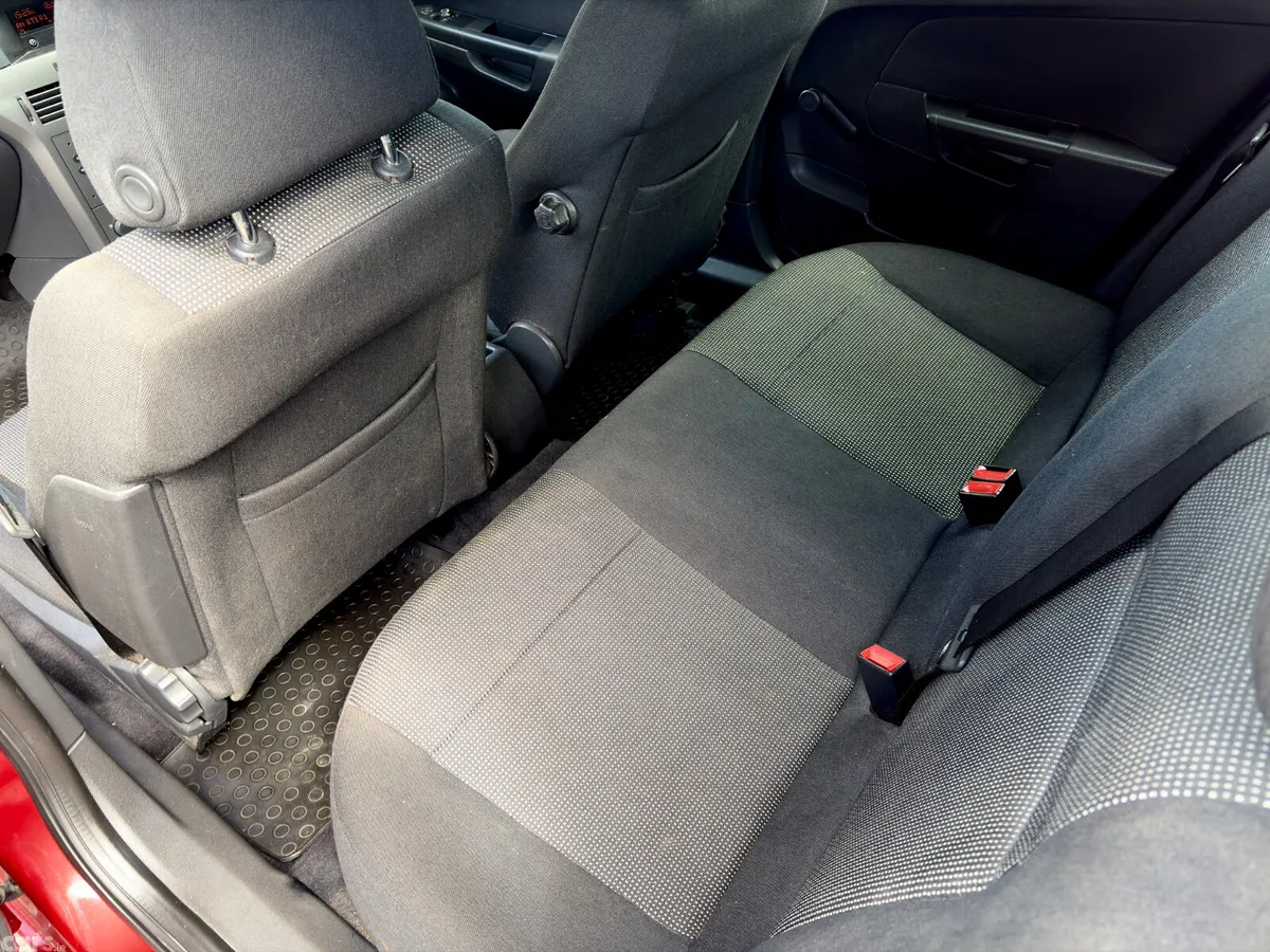 Opel Astra Hatchback, Diesel, 2006, Red