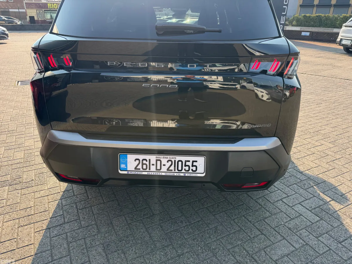 Peugeot 5008 MPV, Petrol Hybrid, 2026, Black