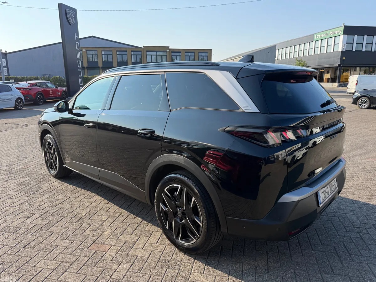 Peugeot 5008 MPV, Petrol Hybrid, 2026, Black