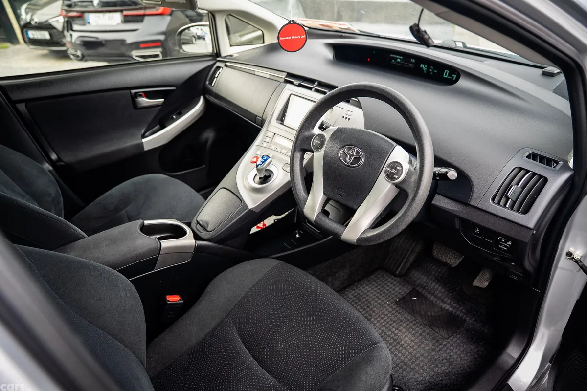 Toyota Prius Hatchback, Petrol Hybrid, 2015, Silver